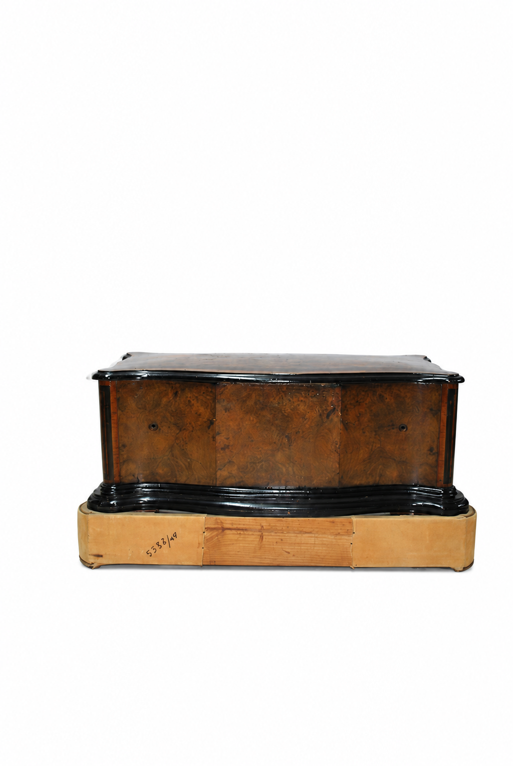 Napoleon III-Style Burr-Walnut Trunk on Upholstered Plinth — detail view 12