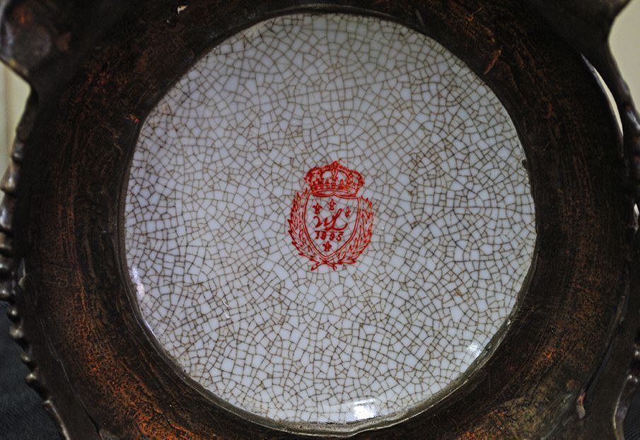 Pair of Bronze-Mounted Ceramic Medallion Vases — detail view 13