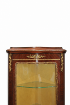 Corner Display Cabinet with Gilt-Bronze Mounts — detail view 3